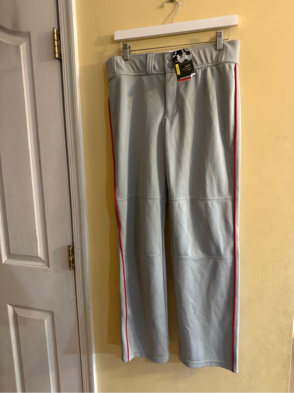 NWT Under Armour Youth XL Light Gray Baseball Pants with Red Side Stripe